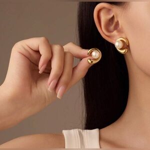 Gold minimalist asymmetrical c-shaped white pearl inlaid earrings